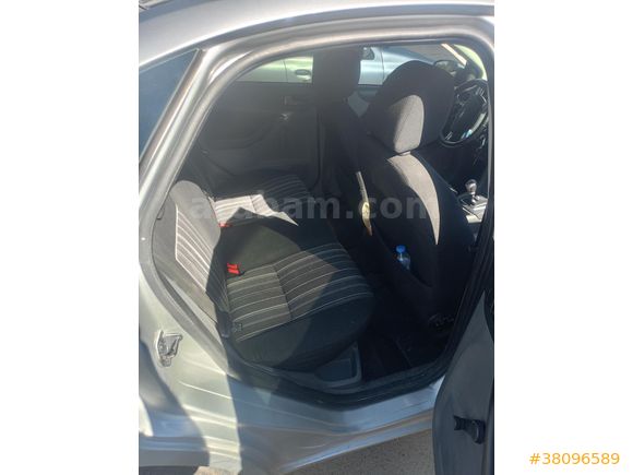 Sahibinden Ford Focus 1.6 Comfort 2011 Model