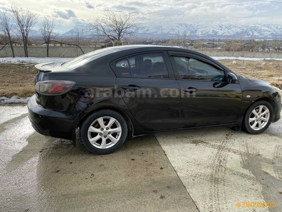 Sahibinden Mazda 3 1.6 Touring 2010 Model  