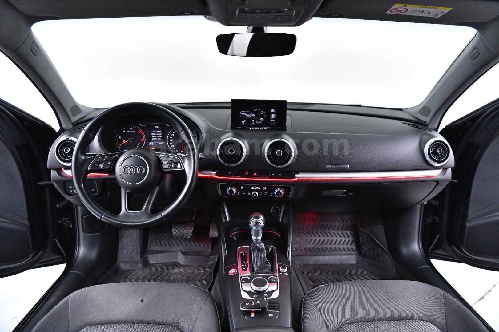 Galeriden Audi A3 Sedan 1.6 TDI Dynamic 2017 Model İstanbul 193.000 km Siyah 7