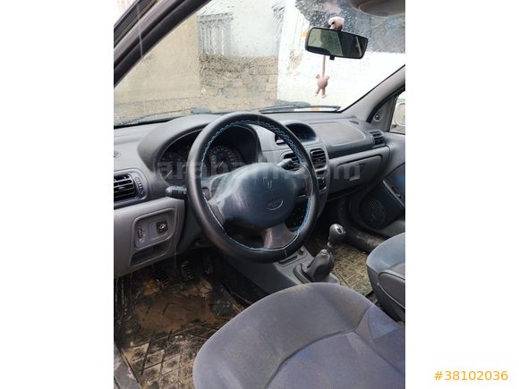 Sahibinden Renault Clio 1.4 RTA 2000 Model