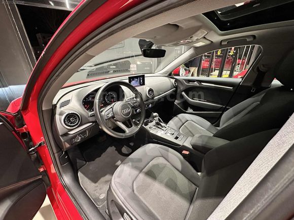 NOVA CAR'DAN AUDİ A3 30 TFSI DYNAMİC SUNROOF HATASIZ/BOYASIZ