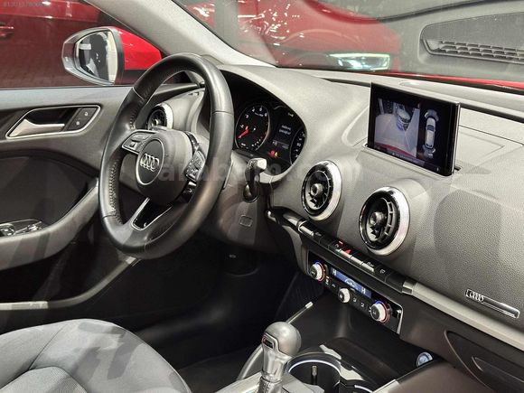 NOVA CAR'DAN AUDİ A3 30 TFSI DYNAMİC SUNROOF HATASIZ/BOYASIZ