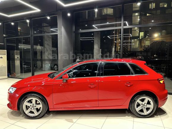 NOVA CAR'DAN AUDİ A3 30 TFSI DYNAMİC SUNROOF HATASIZ/BOYASIZ