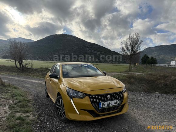 Galeriden Peugeot 208 1.2 PureTech Allure 2023 Model Antalya