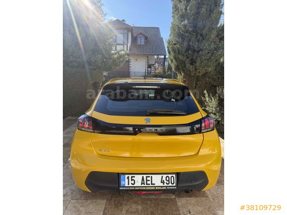 Galeriden Peugeot 208 1.2 PureTech Allure 2023 Model Antalya