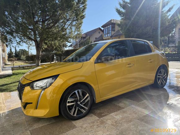 Galeriden Peugeot 208 1.2 PureTech Allure 2023 Model Antalya