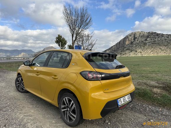 Galeriden Peugeot 208 1.2 PureTech Allure 2023 Model Antalya