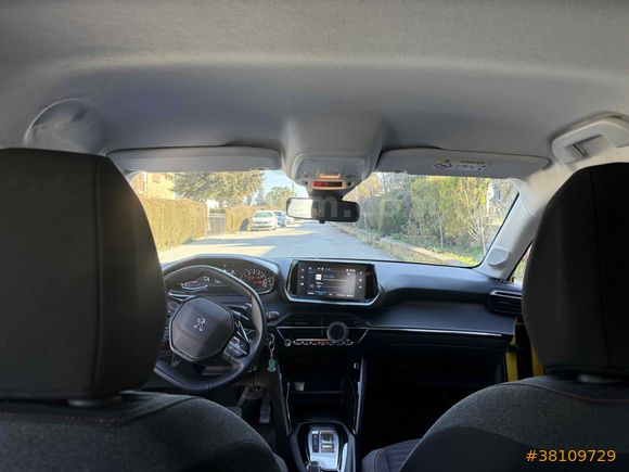 Galeriden Peugeot 208 1.2 PureTech Allure 2023 Model Antalya