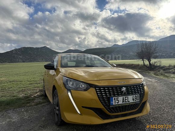 Galeriden Peugeot 208 1.2 PureTech Allure 2023 Model Antalya