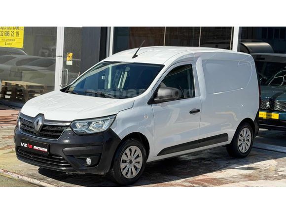VEİS OTOMOTİV'DEN RENAULT EXPRESS VAN BOYASIZ %20 FATURALI