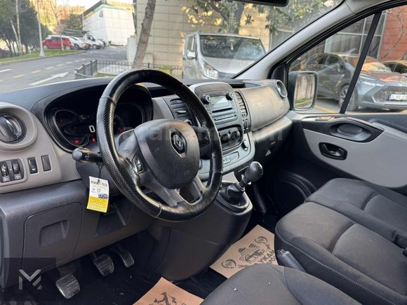 RENAULT TRAFİC 2017 MODEL MULTİX YARIMCAMLI UZUN YOL PAKET
