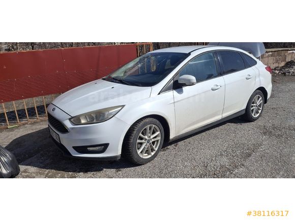 Sahibinden Ford Focus 1.6 TDCi Trend X 2015 Model  262.000 km Beyaz