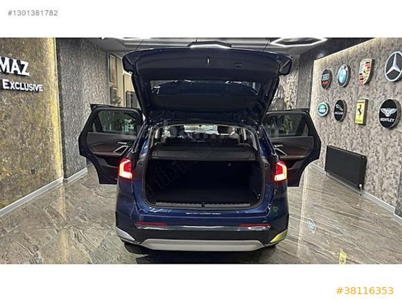 SEFA YILMAZ'DAN 2024 X1 eDRIVE20 XLINE BOYASIZ MOCHA DERI