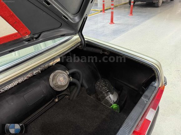 ORJİNAL 1982 MERCEDES W123 KASA 200