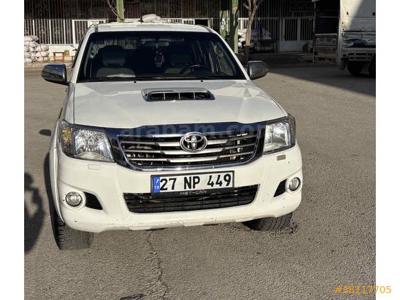 Sahibinden Toyota Hilux 2.5 D-4D 4x2 Adventure 2012 Model  385.000 km Beyaz