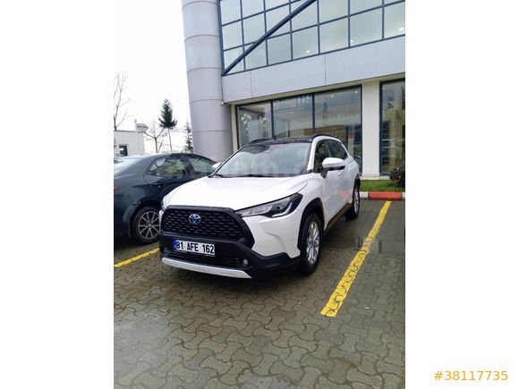 ilk sahibi Öğretmenden Toyota Corolla Cross  kısa süreliğine