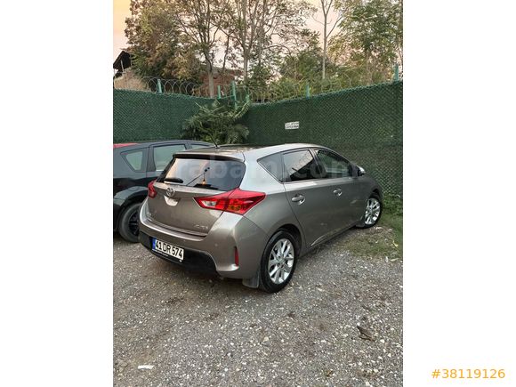 Sahibinden Toyota Auris 1.4 D-4D Premium 2013 Model 