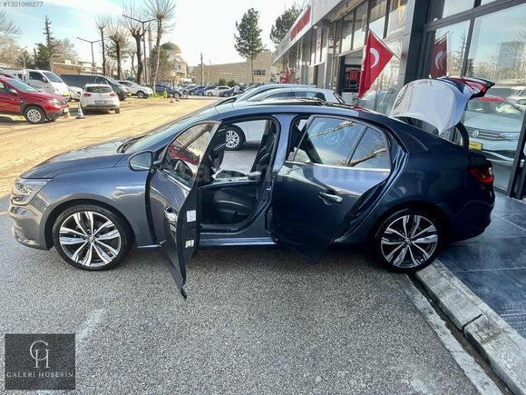2025 RENAULT MEGANE CAM TAVAN HATASIZ 1.5 Blue dCi