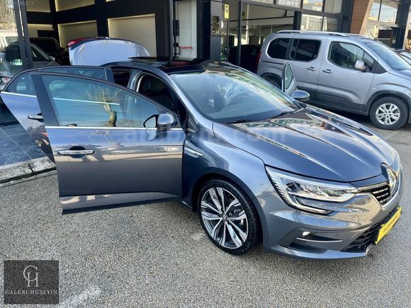 2025 RENAULT MEGANE CAM TAVAN HATASIZ 1.5 Blue dCi