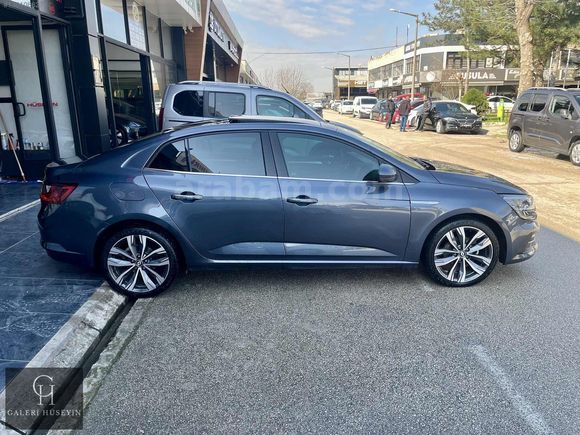 2025 RENAULT MEGANE CAM TAVAN HATASIZ 1.5 Blue dCi