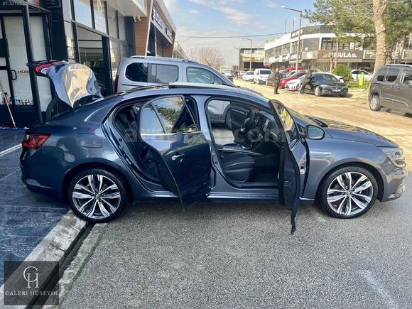 2025 RENAULT MEGANE CAM TAVAN HATASIZ 1.5 Blue dCi