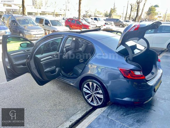 2025 RENAULT MEGANE CAM TAVAN HATASIZ 1.5 Blue dCi