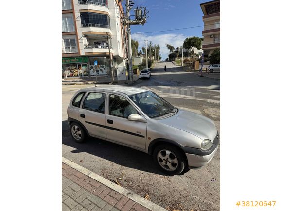 Opel Corsa 1.4 100.Yıl edition 2000 Model KLİMALI sorunsuz  