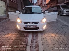 Sahibinden Hyundai Accent Blue 1.6 CRDI Mode Plus 2014 Model  280.000 km Beyaz