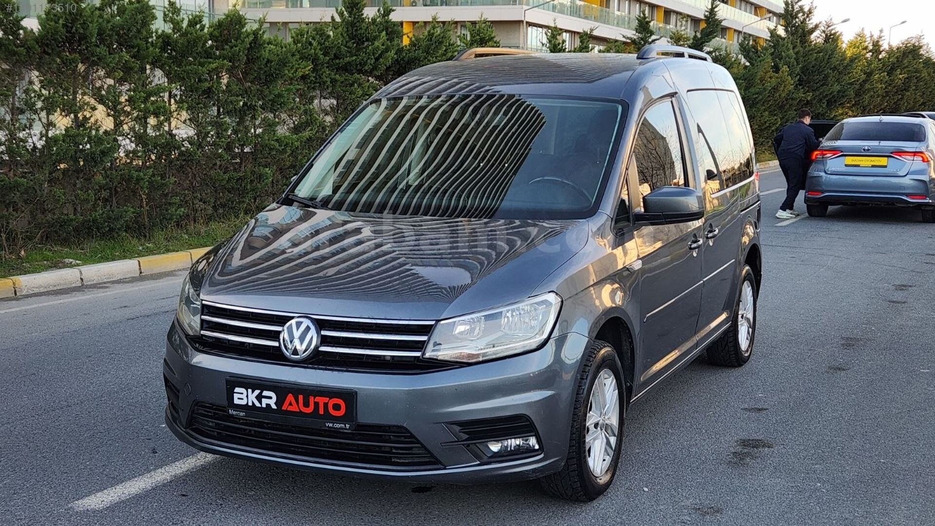Galeriden Volkswagen Caddy 2.0 TDI Comfortline 2017 Model İstanbul 307.000 km Gri 3
