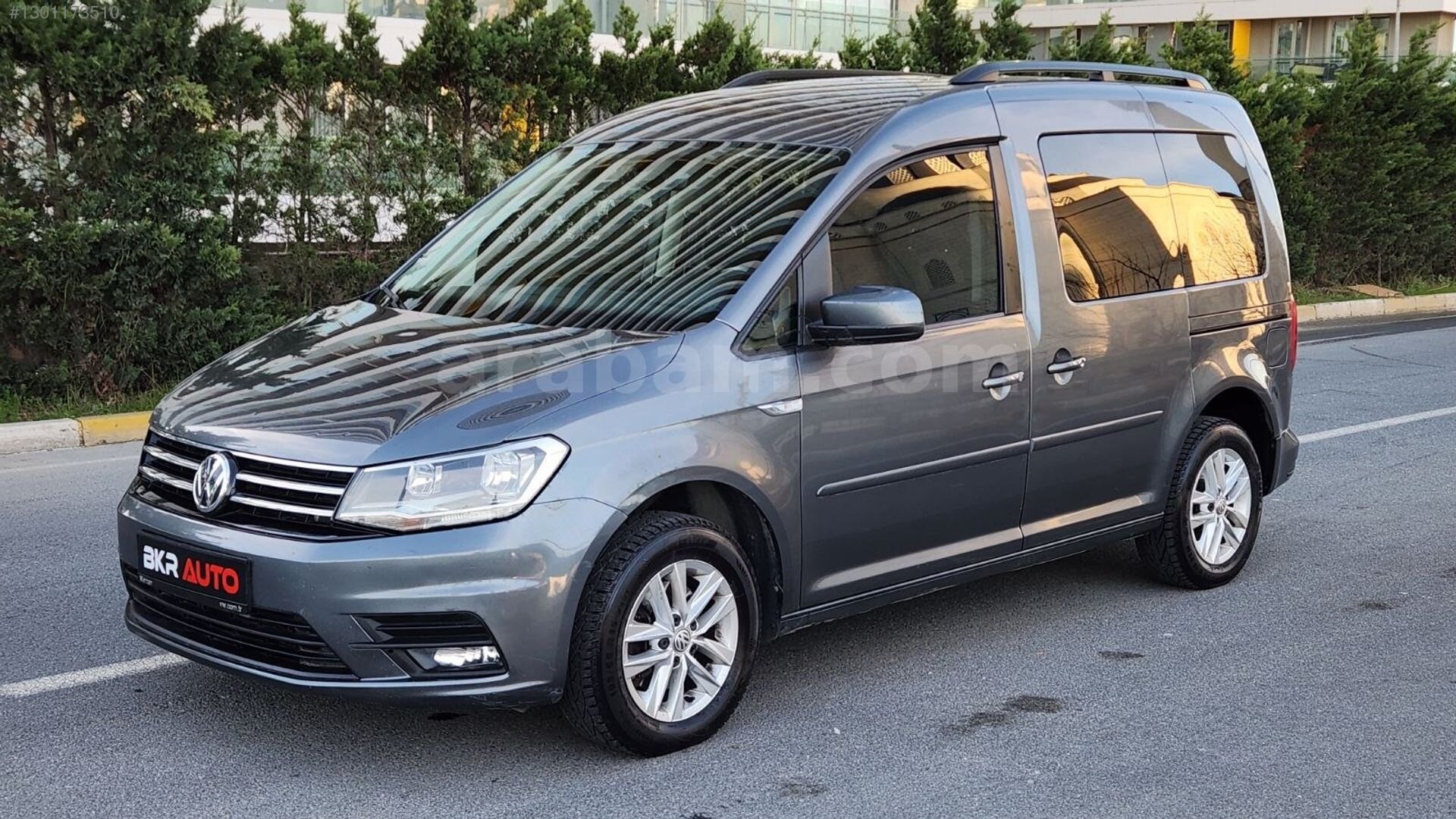Galeriden Volkswagen Caddy 2.0 TDI Comfortline 2017 Model İstanbul 307.000 km Gri 2