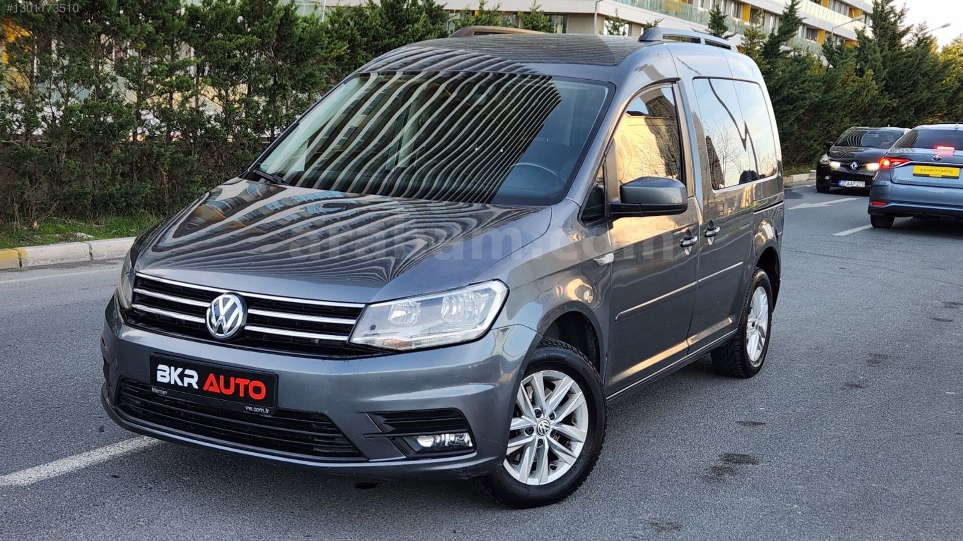 Galeriden Volkswagen Caddy 2.0 TDI Comfortline 2017 Model İstanbul 307.000 km Gri 1