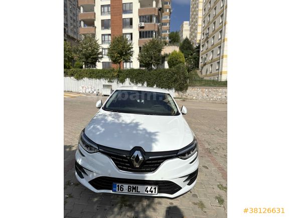 Sahibinden Renault Megane 1.3 TCe Icon  GSR Güvenlik Paket 2024 Model  16.500 km Beyaz