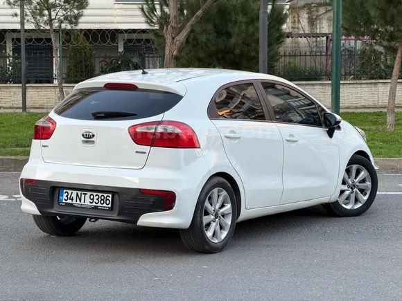 2015 KUSURSUZ TEMİZLİKTE KİA RIO CONCEPT DİZEL MANUEL