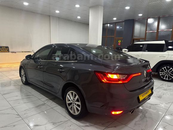 İLCİ OTOMOTİV'DEN 2018 MODEL MEGANE 4 1.5 DCI TOCH KM 248 BİNDE