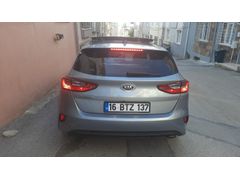 Sahibinden Kia Ceed 1.6 CRDi Elegance Sunroof 2020 Model Bursa 87.000 km Gri (titanyum)