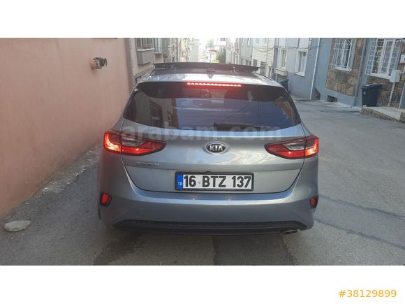 Sahibinden Kia Ceed 1.6 CRDi Elegance Sunroof 2020 Model Bursa 87.000 km Gri (titanyum)