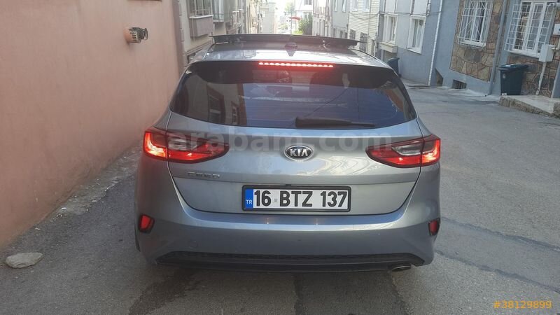 Sahibinden Kia Ceed 1.6 CRDi Elegance Sunroof 2020 Model Bursa 93.750 km Gri