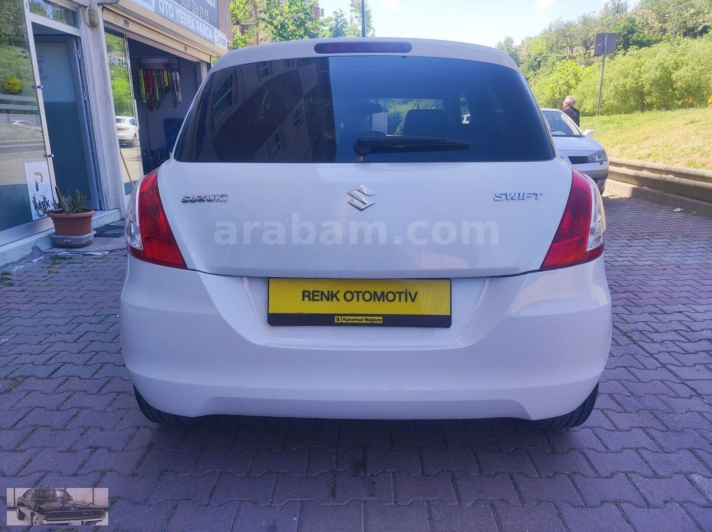 Galeriden Suzuki Swift 1.2 GL 2012 Model İstanbul 110.000 km Beyaz 5