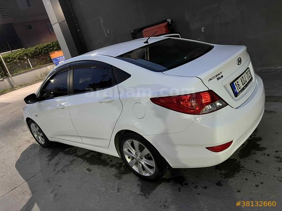 Sahibinden Hyundai Accent Blue 1.6 CRDI Mode Plus 2014 Model 