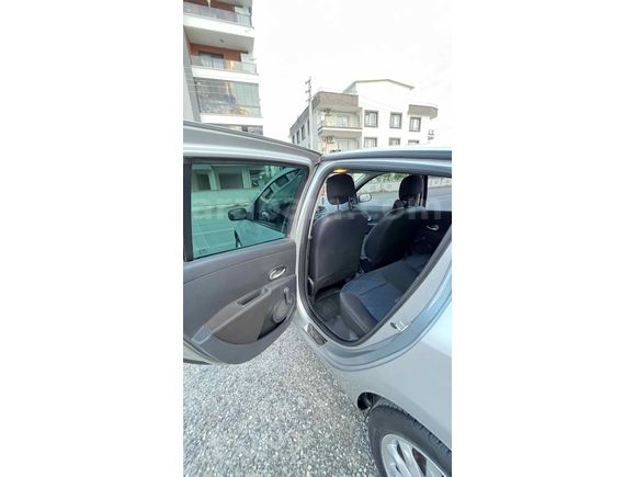 Az Yakan Renault Clio 1.5 dCi Extreme 2009 Model 