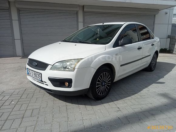 Sahibinden Ford Focus 1.6 TDCi Trend 2006 Model  390.000 km Beyaz