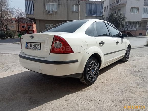 Sahibinden Ford Focus 1.6 TDCi Trend 2006 Model  390.000 km Beyaz
