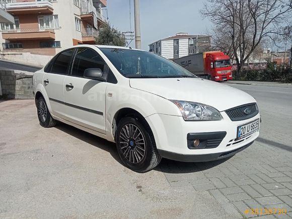Sahibinden Ford Focus 1.6 TDCi Trend 2006 Model  390.000 km Beyaz