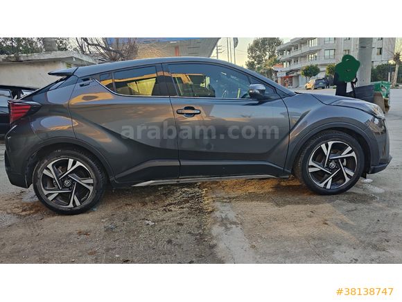 Sahibinden Toyota C-HR 1.8 Hybrid Passion X-Pack 2023 Model