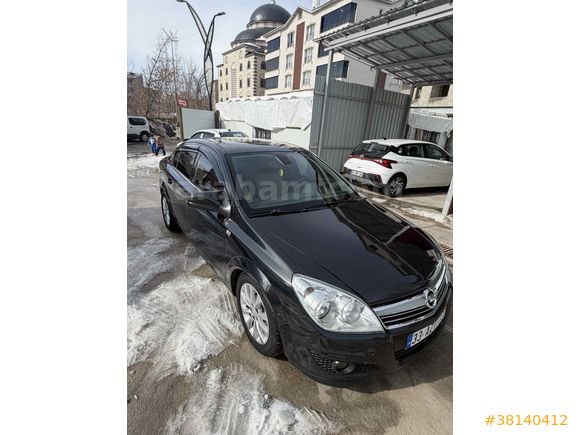 Sahibinden Opel Astra 1.6 Enjoy 111.Yıl 2012 Model  1  parça boya gerisi orijinal
4 günlük   Fiyat 