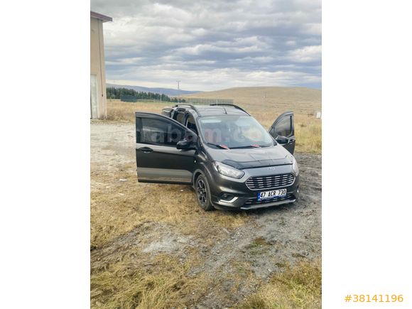 Sahibinden Ford Tourneo Courier 1.0 EcoBoost Titanium Plus 2023 Model  40.000 km Gri