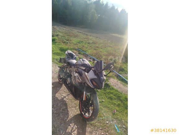 CFmoto 250SR