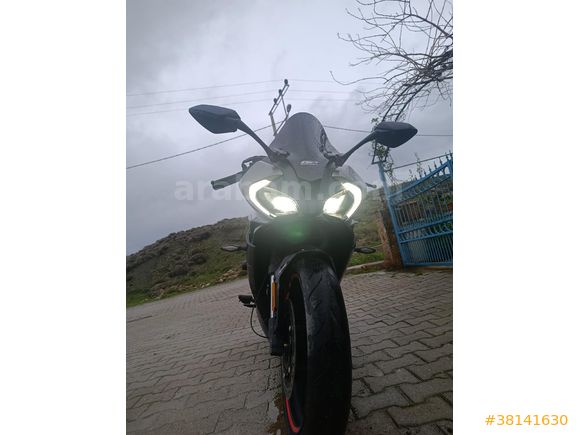 CFmoto 250SR