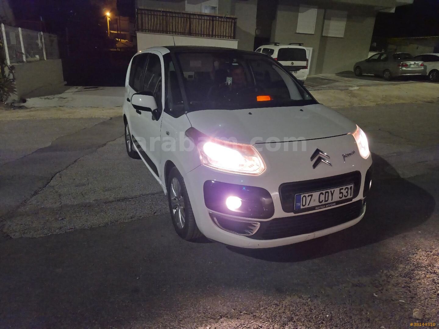 Sahibinden Citroen C3 Picasso 1.6 HDi SX 2010 Model Antalya 290.000 km Beyaz 2