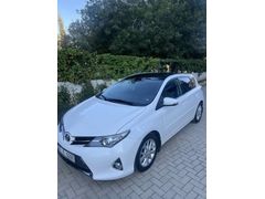 Sahibinden Toyota Auris 1.4 D-4D Premium 2013 Model  265000km Beyaz